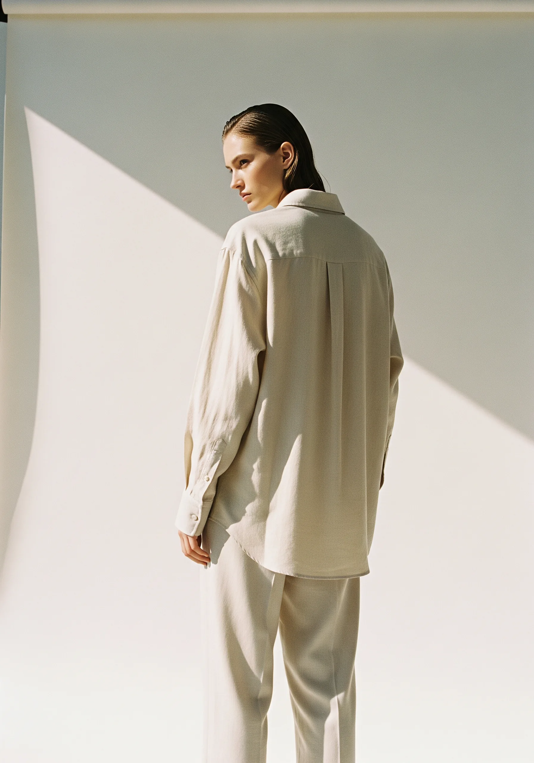 Oversized Linen Shirt view 3